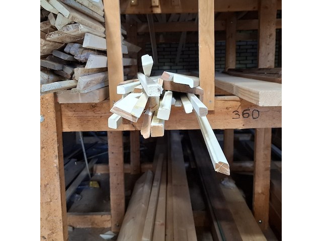 Partij houten planken en latten in 7x vak - afbeelding 13 van  36