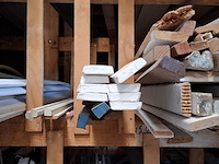 Partij houten planken en latten in 7x vak - afbeelding 19 van  36