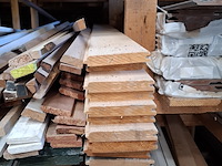 Partij houten planken en latten in 7x vak - afbeelding 24 van  36