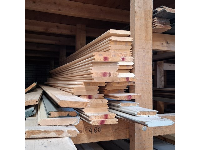 Partij houten planken en latten in 7x vak - afbeelding 29 van  36