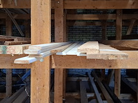 Partij houten planken en latten in 7x vak - afbeelding 23 van  36