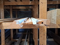 Partij houten planken en latten in 7x vak - afbeelding 31 van  36