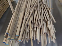 Partij houten planken en latten - afbeelding 2 van  8