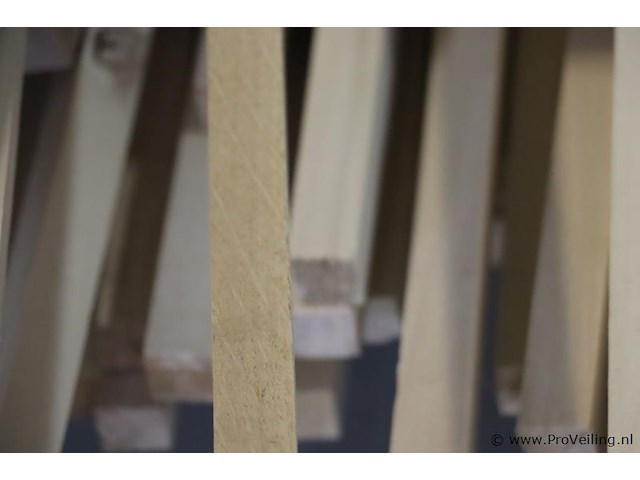 Partij houten planken en latten - afbeelding 5 van  8