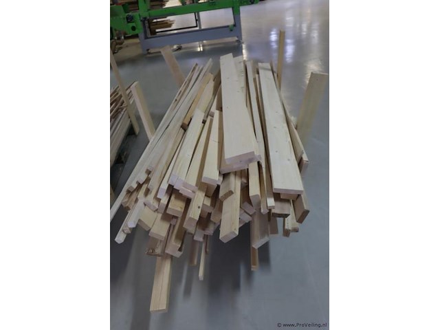 Partij houten planken en latten - afbeelding 6 van  8