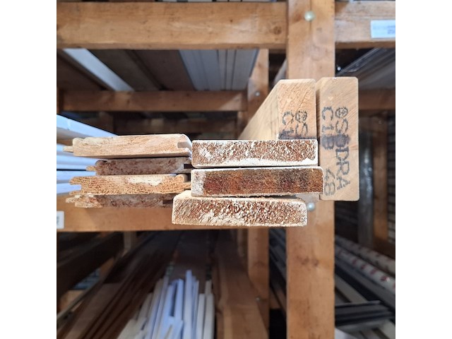 Partij houten planken in 3x vak - afbeelding 4 van  18