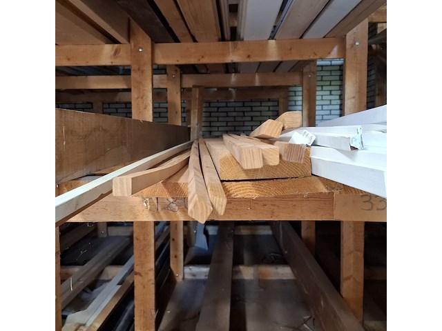 Partij houten planken in 3x vak - afbeelding 12 van  18