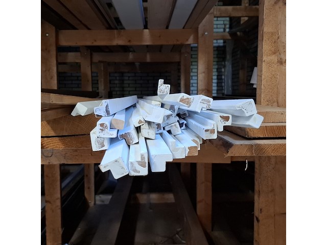 Partij houten planken in 3x vak - afbeelding 13 van  18