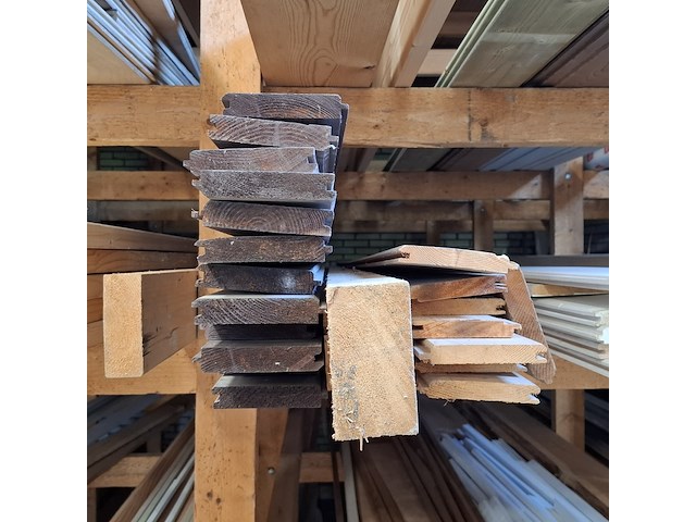 Partij houten planken in 3x vak - afbeelding 15 van  18