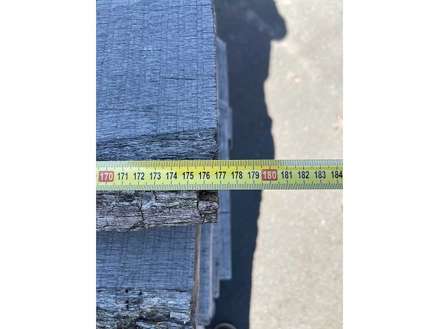 Partij houten planken in stalen juck - afbeelding 3 van  4