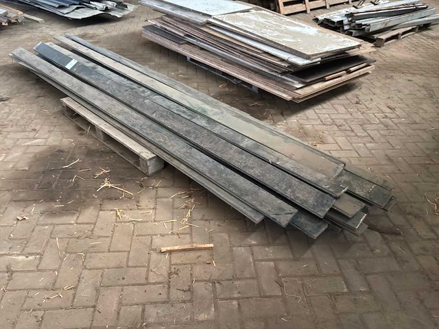 Partij houten planken - afbeelding 3 van  4