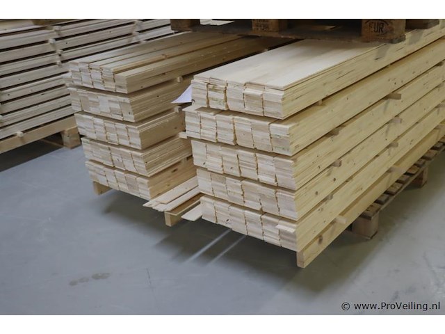 Partij houten planken - afbeelding 1 van  5