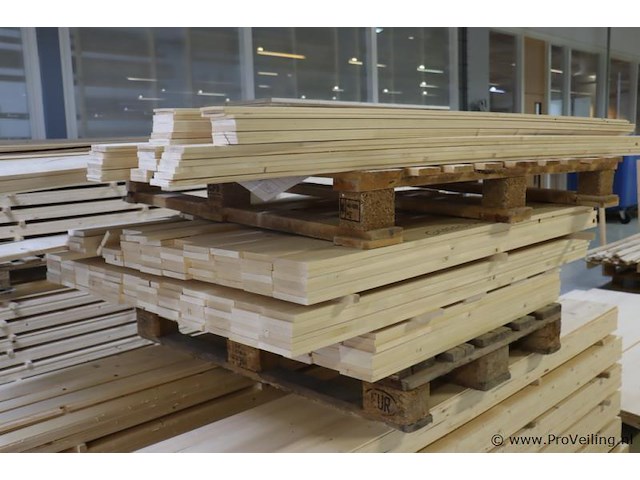 Partij houten planken - afbeelding 1 van  8