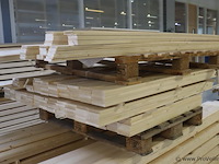 Partij houten planken - afbeelding 1 van  8
