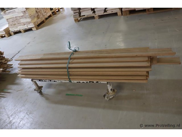 Partij houten planken - afbeelding 1 van  4