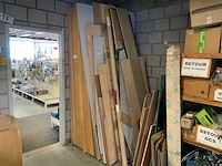 Partij houten platen en balken - afbeelding 1 van  5