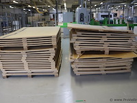 Partij houten (platen) pallets - afbeelding 1 van  7