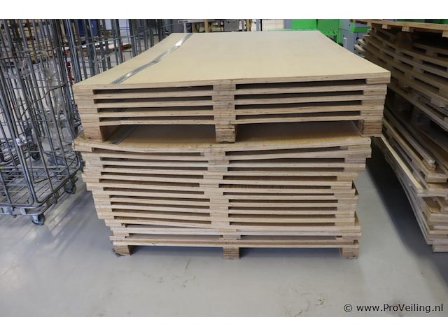 Partij houten (platen) pallets - afbeelding 2 van  7
