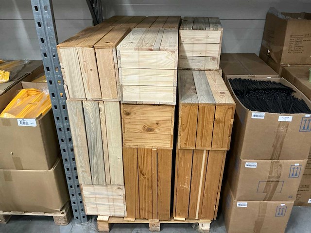 Partij houten postamenten 30x30x60cm (23x) - afbeelding 2 van  2