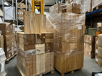 Partij houten postamenten 30x30xh60cm naturel (65x) - afbeelding 1 van  5