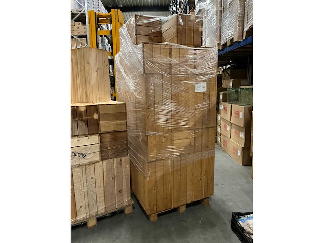 Partij houten postamenten 30x30xh60cm naturel (65x) - afbeelding 2 van  5