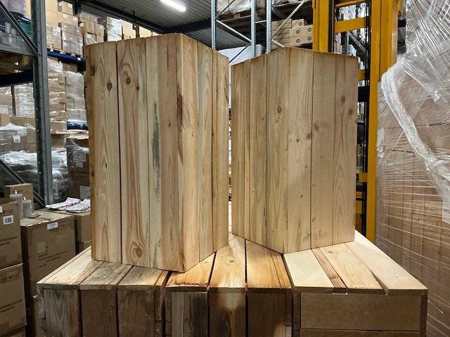 Partij houten postamenten 30x30xh60cm naturel (65x) - afbeelding 4 van  5