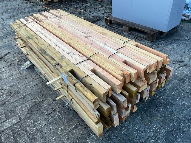 Partij houten profielen 9x4.5 cm - afbeelding 1 van  4