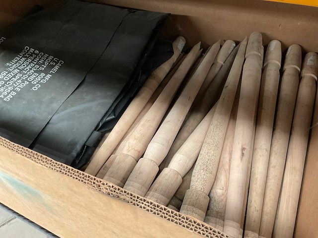 Partij houten tentharingen - afbeelding 2 van  5