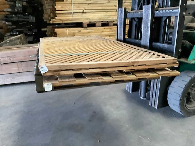Partij houten tuinafscherming - afbeelding 9 van  9