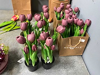 Partij houten tulpen, kunstbloemen en kunstplanten - afbeelding 2 van  31
