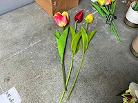 Partij houten tulpen, kunstbloemen en kunstplanten - afbeelding 7 van  31