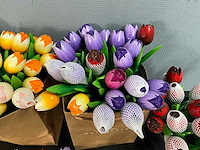 Partij houten tulpen, kunstbloemen en kunstplanten - afbeelding 18 van  31