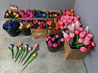 Partij houten tulpen, kunstbloemen en kunstplanten - afbeelding 12 van  31
