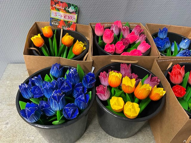 Partij houten tulpen, kunstbloemen en kunstplanten - afbeelding 26 van  31