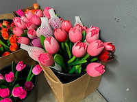 Partij houten tulpen, kunstbloemen en kunstplanten - afbeelding 29 van  31