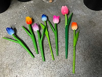 Partij houten tulpen, kunstbloemen en kunstplanten - afbeelding 31 van  31