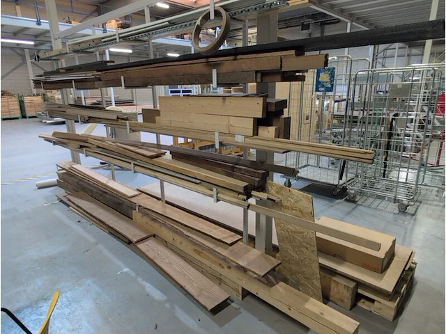 Partij houtplaatmateriaal, planken en latten - afbeelding 3 van  10