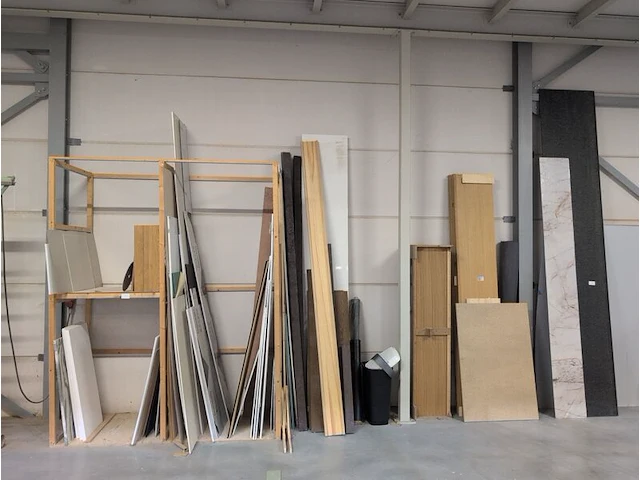 Partij houtplaatmateriaal, planken en latten - afbeelding 4 van  10