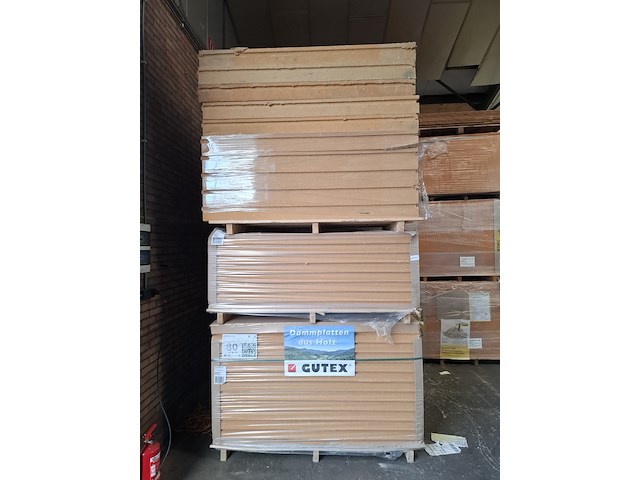 Partij houtvezel isolatie op 3x pallet o.a. gutex - afbeelding 1 van  10