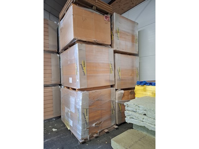 Partij houtvezel isolatie, op 6x pallet schneider, o.a. multitherm 110 - afbeelding 1 van  12