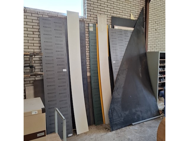 Partij hpl en trespa plaatmateriaal - afbeelding 1 van  7