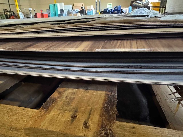 Partij hpl platen circa 300x130cm o.a. formica - afbeelding 16 van  27