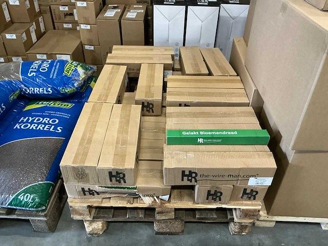 Partij hr gelakt bloemendraad 0.60mm no.1 swg23 400mm 2kg (156x) - afbeelding 4 van  5