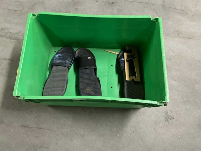 Partij hugo boss slippers (11x) - afbeelding 2 van  2