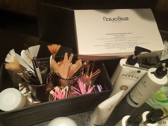 Partij huidverzorgingsproducten o.a. advanced professional peels peelpakket glyco 3 peel - afbeelding 2 van  6