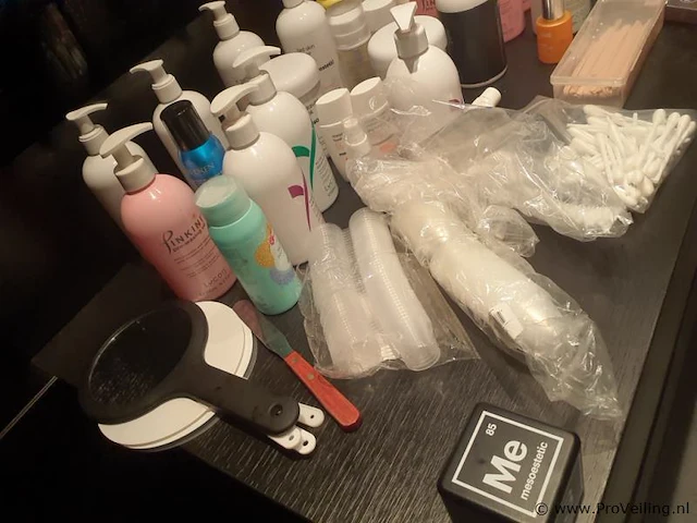 Partij huidverzorgingsproducten o.a. fast skin repair - afbeelding 2 van  6