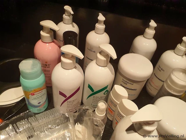 Partij huidverzorgingsproducten o.a. fast skin repair - afbeelding 3 van  6