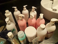 Partij huidverzorgingsproducten o.a. mesopeel peeling - afbeelding 2 van  4