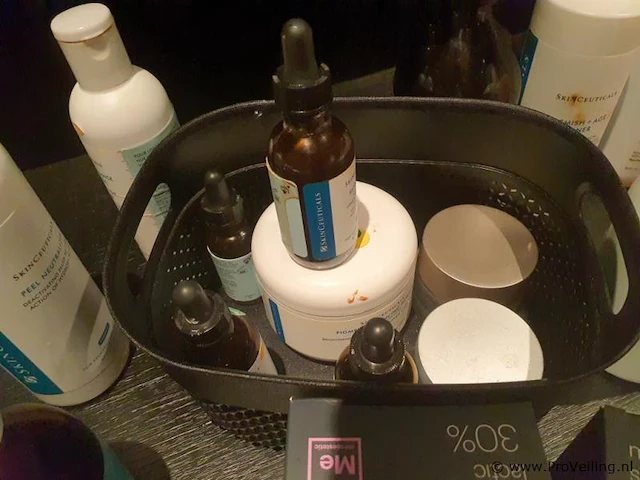 Partij huidverzorgingsproducten o.a. mesopeel peeling - afbeelding 3 van  4