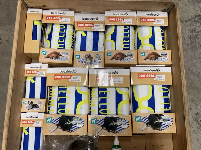 Partij huisdier- en consumentengoederen - afbeelding 3 van  6